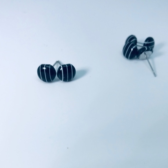 Black And White Minimalist Stud Earrings - Picture 5 of 9